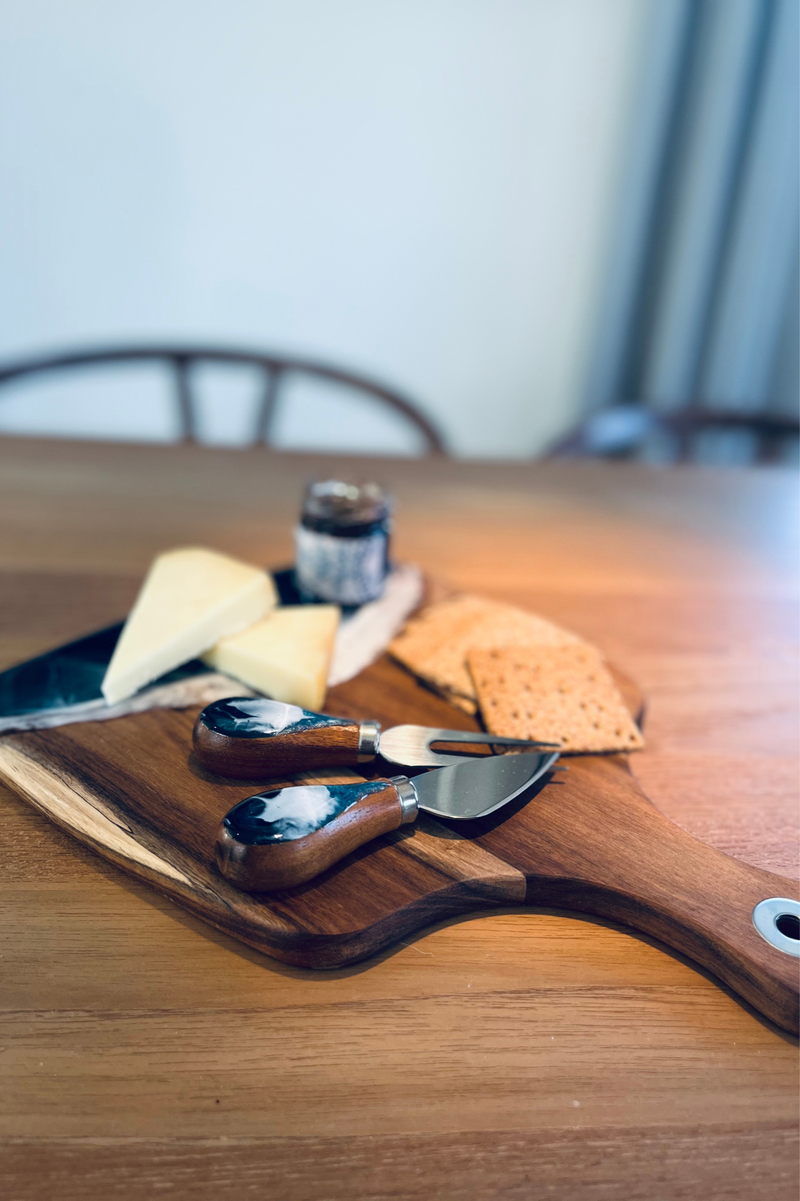 Danielle Wallace ‘Maine’ – Ocean Resin Cheese Board Set (w/fork & knife)